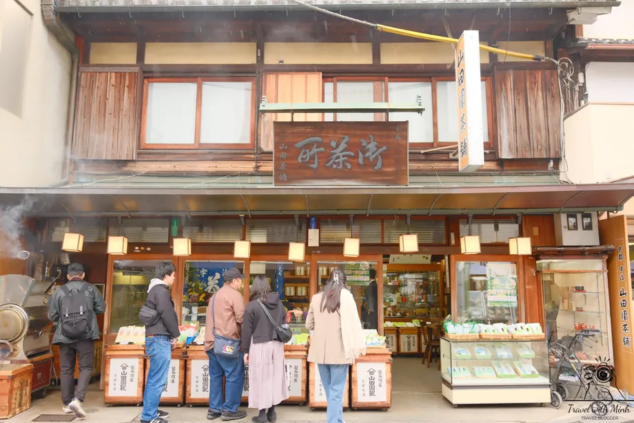 Kelangkaan Matcha di Uji: Lonjakan Pariwisata Mengancam Warisan Teh Jepang
