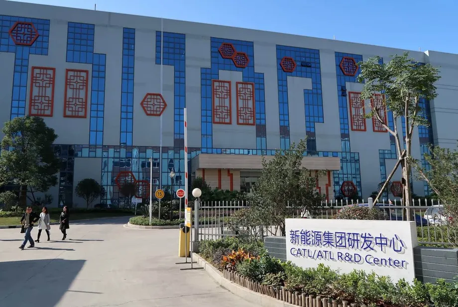 Kebangkitan Hongaria sebagai Pusat Manufaktur China: Ledakan Ekonomi, Penolakan Warga, dan Masa Depan Industri Eropa