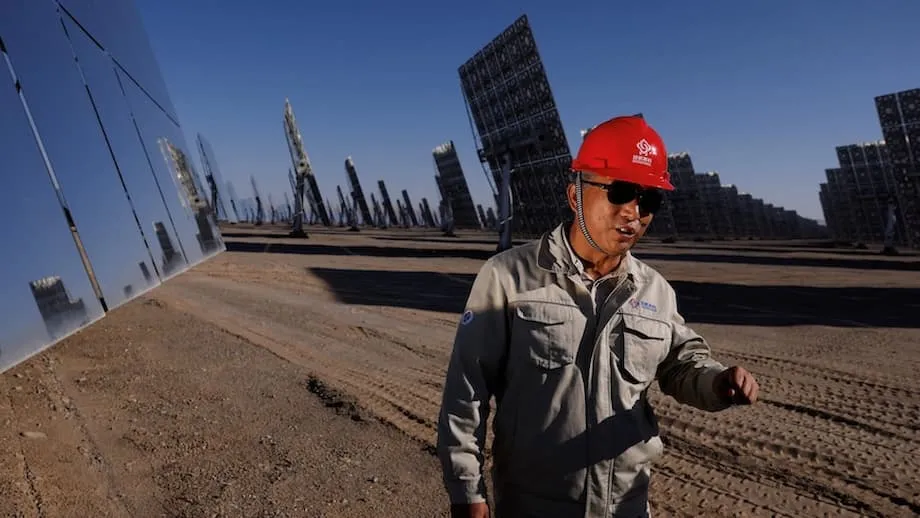 Emisi Karbon China Mungkin Telah Mencapai Puncak: Arti Lonjakan Energi Terbarukan bagi Dunia