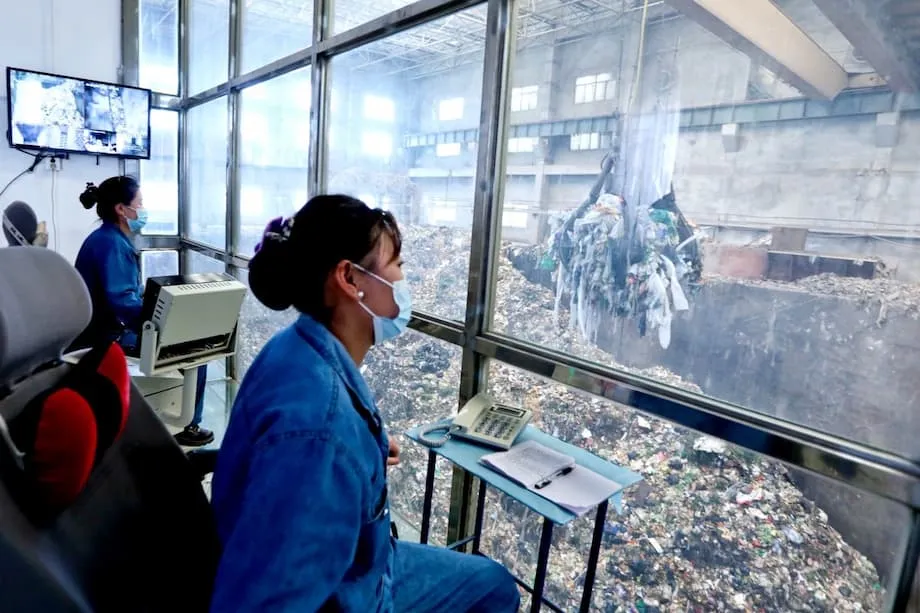 Kelebihan Kapasitas Insinerator Pengolah Sampah Menjadi Energi di China: Bagaimana Kebijakan, Urbanisasi, dan Daur Ulang Memicu Krisis
