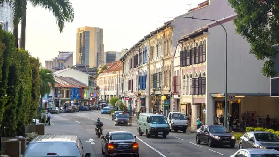 Kenaikan Sewa Ritel di Singapura: Bisakah Intervensi Terarah Menyelamatkan Usaha Kecil?