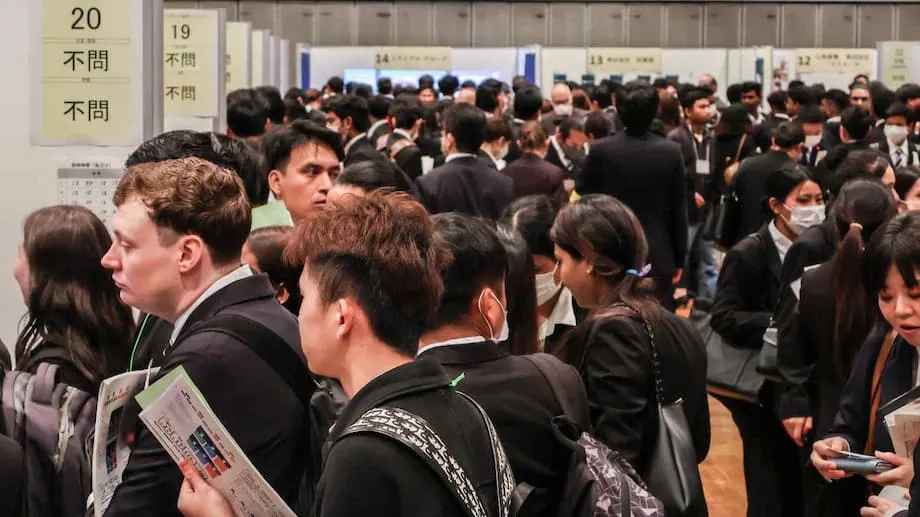 Tantangan Jepang dalam Mengembangkan Sumber Daya Manusia Global: Kebijakan, Kemajuan, dan Langkah ke Depan