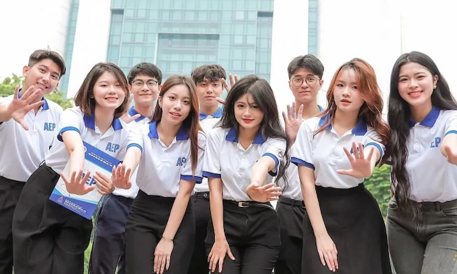 Universitas Ekonomi Nasional Vietnam Menjadikan Bahasa Inggris Bahasa Kedua: Langkah Berani Menuju Globalisasi
