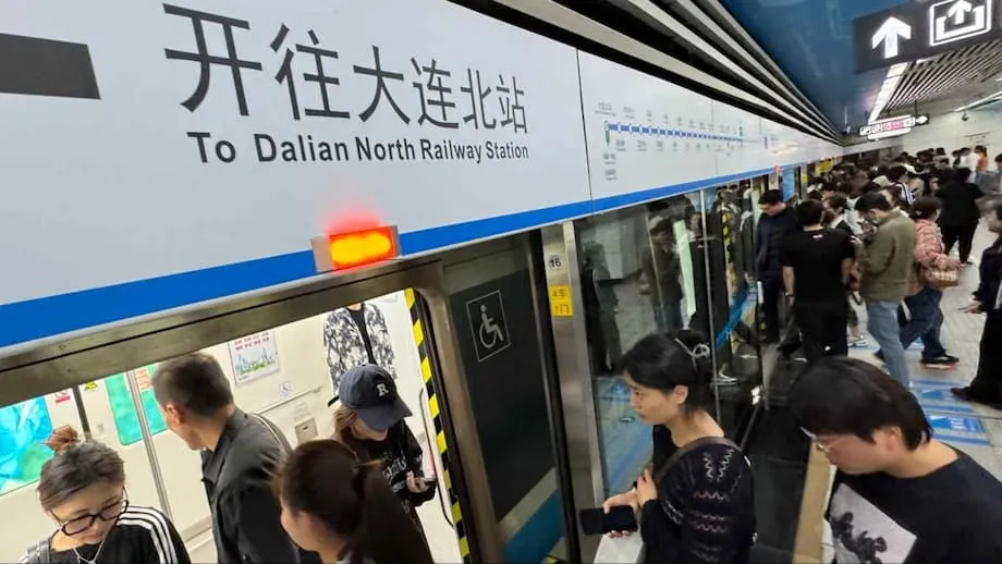 Sistem Metro China Naikkan Tarif dan Kurangi Layanan di Tengah Kerugian yang Membengkak: Perspektif Nasional dan Global