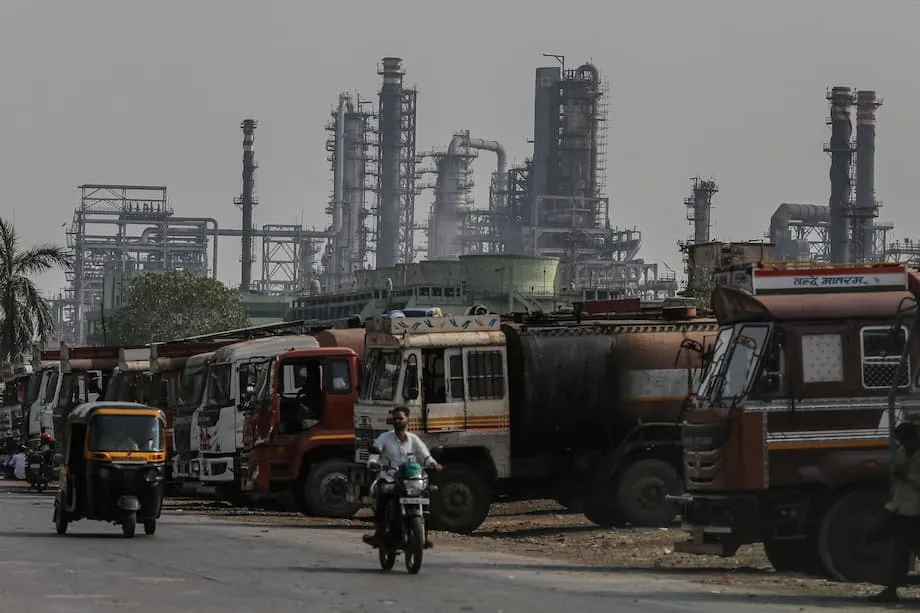 India Hadapi Tarif AS atas Impor Minyak Rusia: Benturan Taruhan Besar antara Keamanan Energi dan Geopolitik