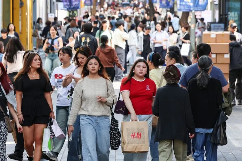 Korea Selatan Buka Pintu: Bebas Visa bagi Rombongan Wisatawan China Menandai Kebangkitan Pariwisata dan Mencairnya Hubungan Diplomatik