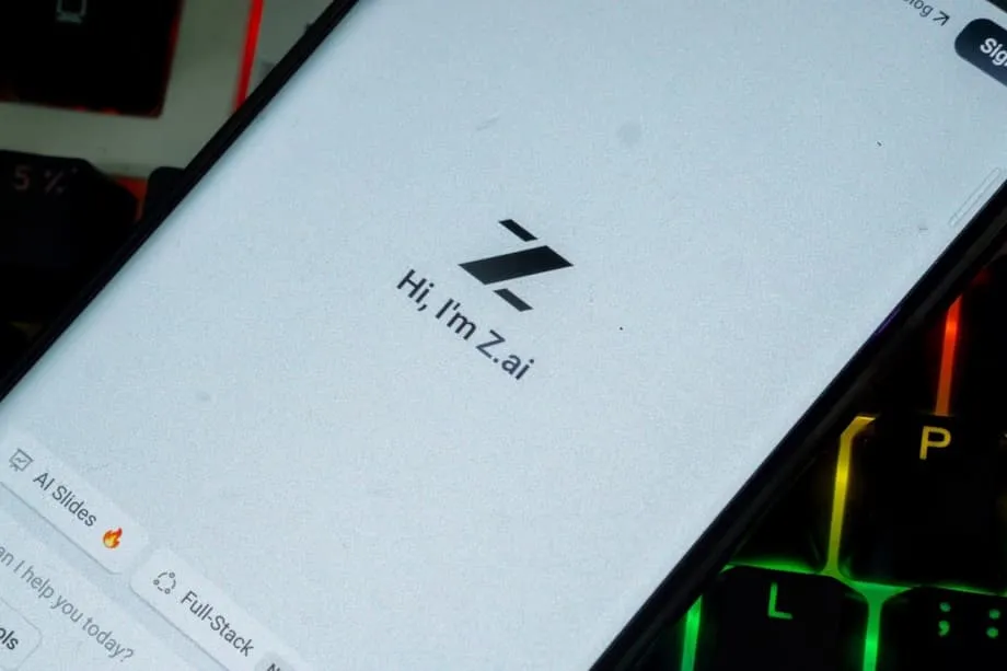 Z.ai dan Alibaba Cloud Luncurkan Agen AI Gratis untuk Ponsel Pintar: Era Baru Asisten Digital di China