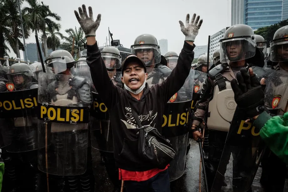 Protes Antipemerintah Indonesia 2025: Kaum Muda, Penghematan Anggaran, dan Perjuangan untuk Demokrasi