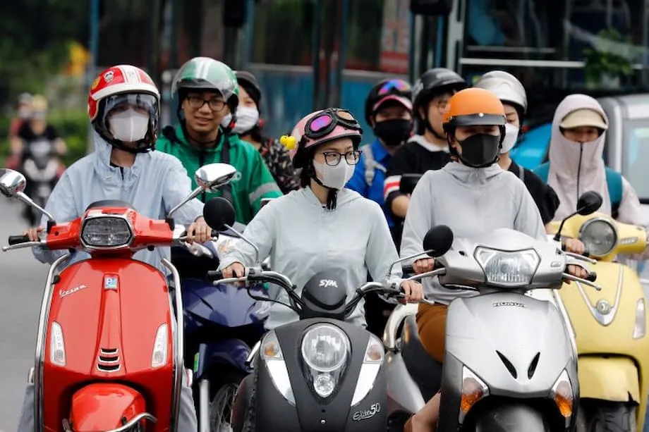 Larangan Skuter Bensin di Hanoi: Terobosan Ambisius demi Udara Bersih atau Taruhan Berisiko bagi Warga Miskin?