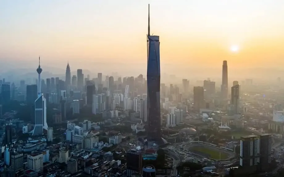 Defisit Fiskal Malaysia: Pinjaman Domestik, Keberlanjutan, dan Langkah ke Depan