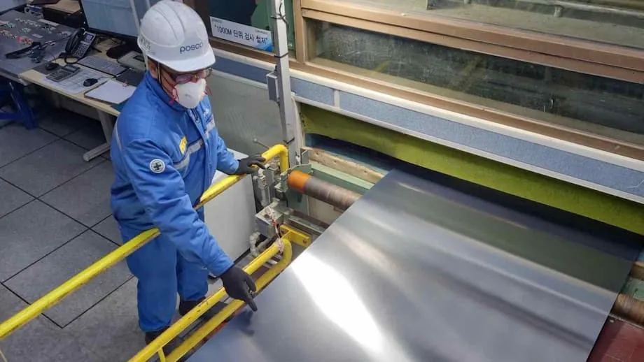 Industri Baja Korea Selatan Tertekan: Menavigasi Tarif AS, Persaingan China, dan Pergeseran Perdagangan Global