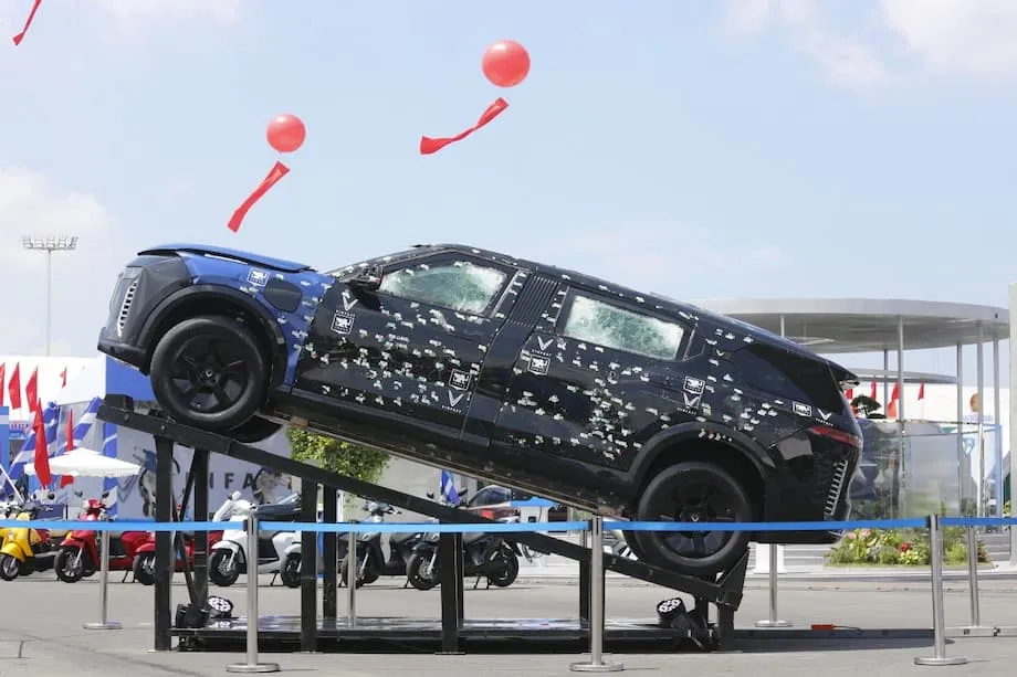 Limusin Lapis Baja VinFast Tahan 440 Peluru dalam Uji Keamanan Ketat di Vietnam