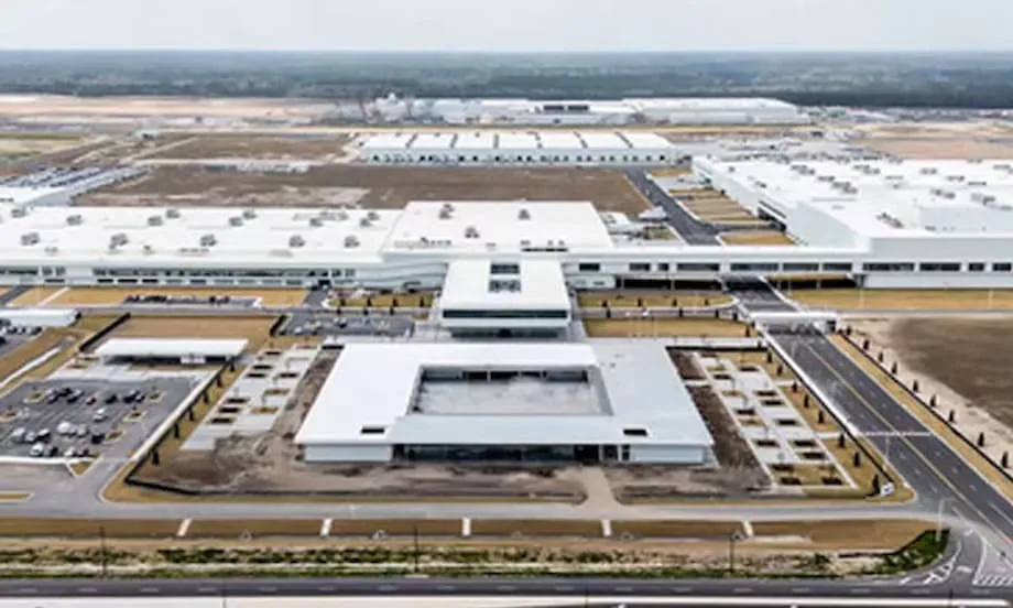 Warga Korea Selatan Ditahan dalam Penggerebekan AS di Pabrik Hyundai-LG