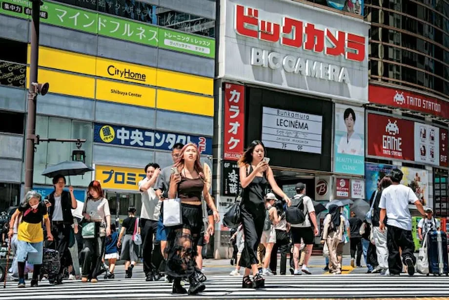 Jepang Pertimbangkan Biaya Tambahan Kartu Kredit bagi Wisatawan Asing
