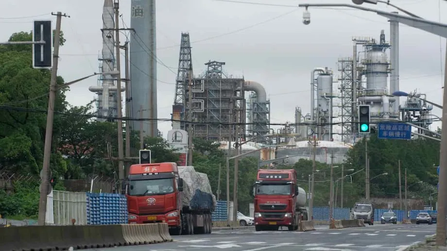 Kelebihan Pasokan Petrokimia China Mendorong Merger Bisnis Plastik Jepang