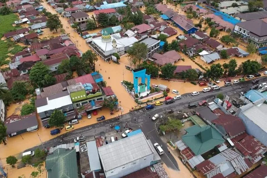 Gambut yang Dikeringkan, Banjir yang Meningkat: Bagaimana Kanal Perusahaan Mengubah Bentang Alam Indonesia