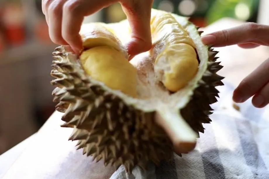Dari estafet leci kekaisaran hingga layanan kilat durian modern: China berpacu memenuhi selera yang kian besar