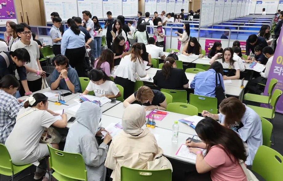 Jumlah mahasiswa internasional di Korea tembus 300.000, kampus pun bertransformasi