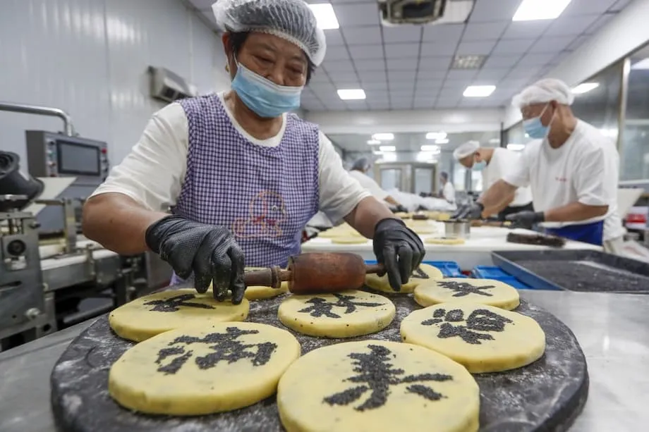 Penjualan Kue Bulan Merosot saat Penghematan Menekan Tradisi Festival Pertengahan Musim Gugur di China