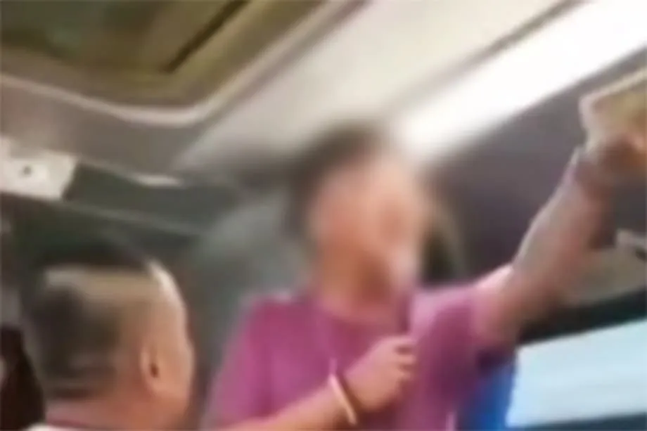Video viral pemandu berbahasa Mandarin di Thailand picu penyelidikan atas belanja paksa dan tur tanpa biaya
