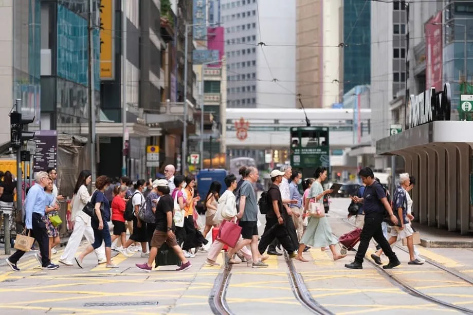 Skema Pensiun Hong Kong Membaik, tetapi Masih Tertinggal dari Singapura