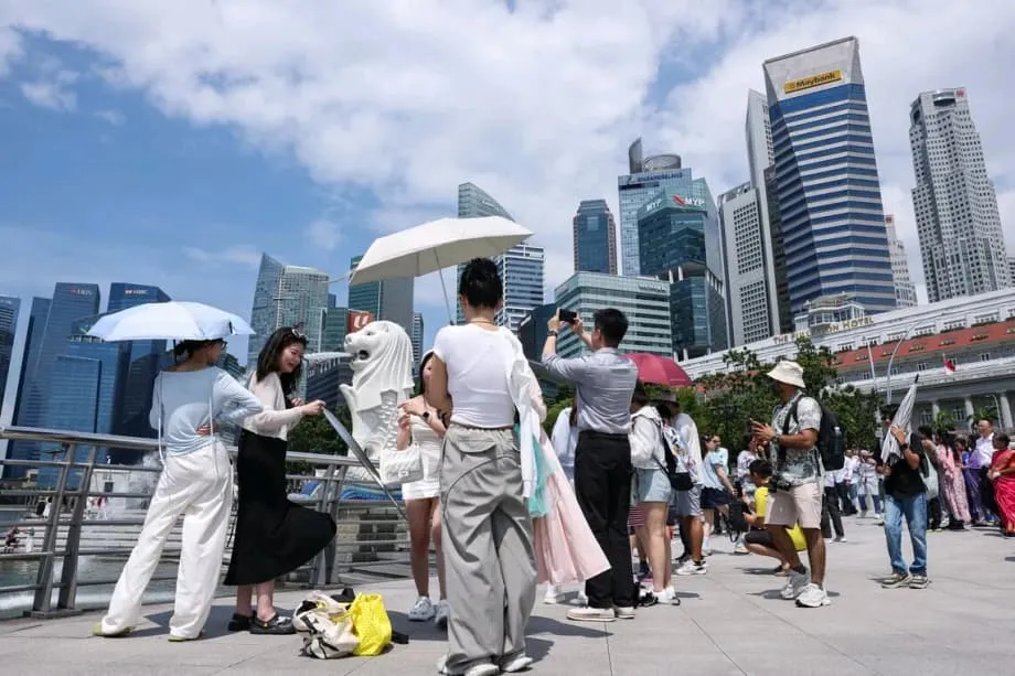 Mengapa Wisatawan China Terbelah soal Singapura Saat Ini