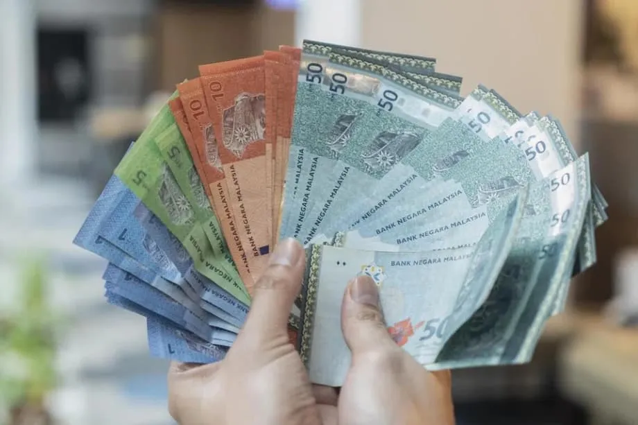 Ringgit Menguat ke Level Tertinggi dalam 13 Bulan saat Malaysia Mengungguli Mata Uang Asia