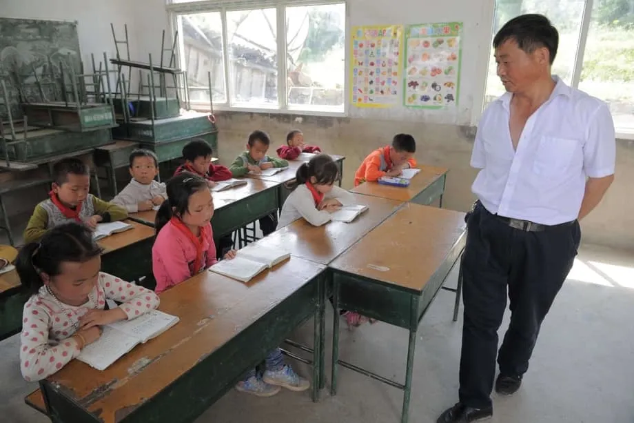 China mengerahkan guru pensiunan untuk mempersempit kesenjangan pendidikan perkotaan dan perdesaan