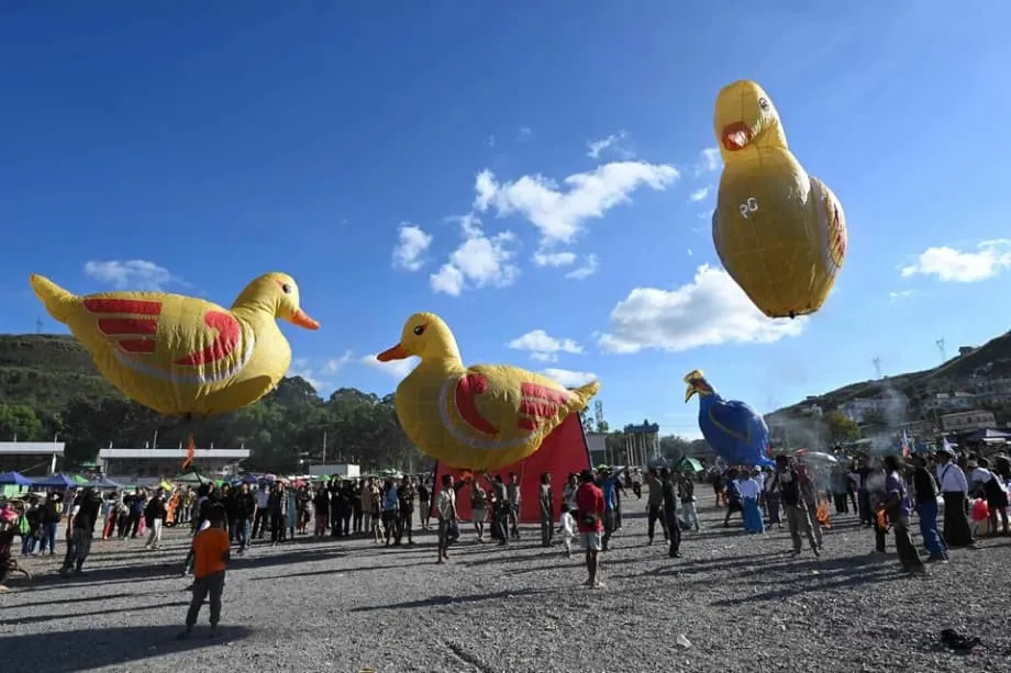 Tradisi di Langit saat Festival Tazaungdaing Myanmar Terus Berlangsung