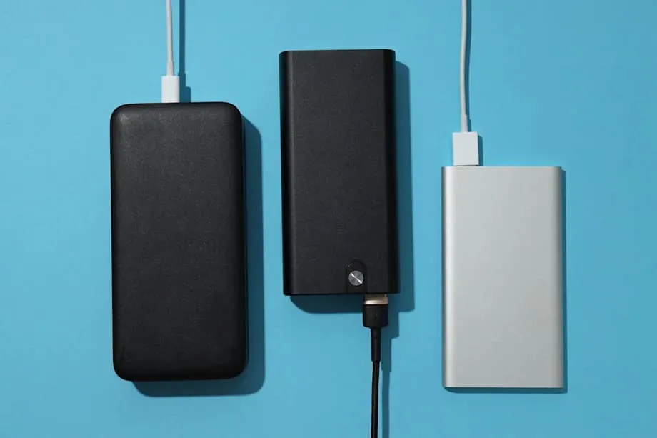 China Perketat Aturan Power Bank bagi Penumpang Pesawat saat MIIT Menyusun Standar Keselamatan yang Lebih Ketat