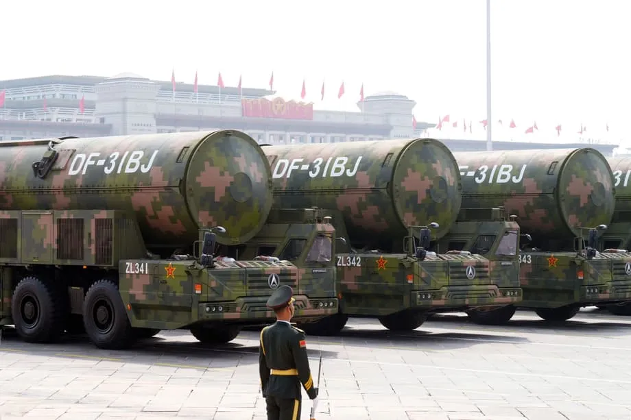 Pembersihan korupsi hantam raksasa pertahanan China, SIPRI catat pendapatan turun 10 persen