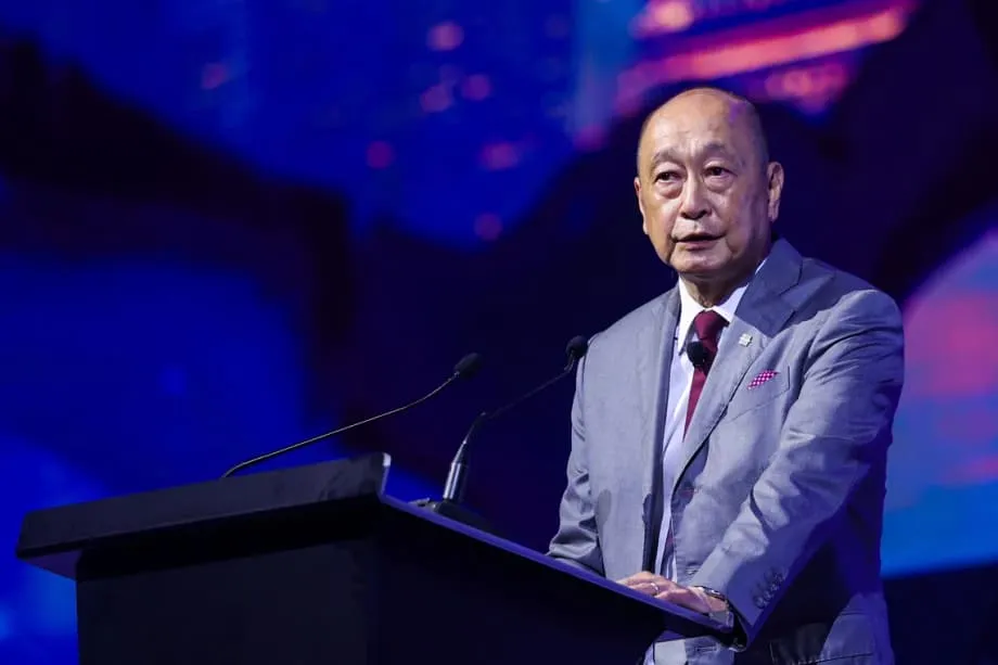 CEO UOB Wee Ee Cheong mengatakan AI seharusnya meningkatkan kemampuan manusia, bukan menggantikan mereka
