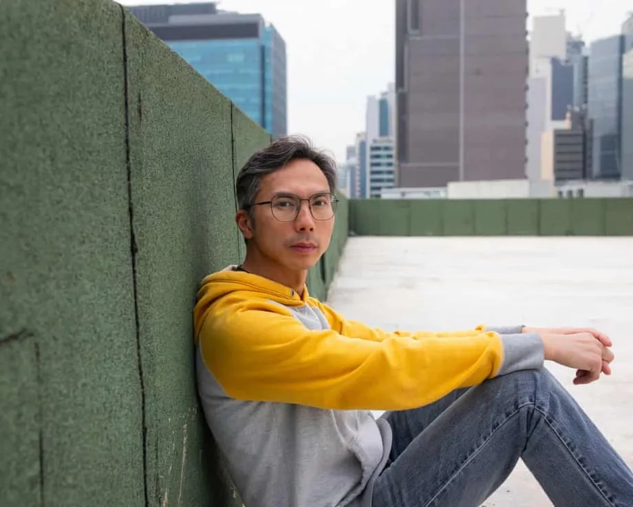 Sutradara Hong Kong Kiwi Chow Menghadapi Upaya Penghancuran Karier karena Film Kritis 'Deadline'
