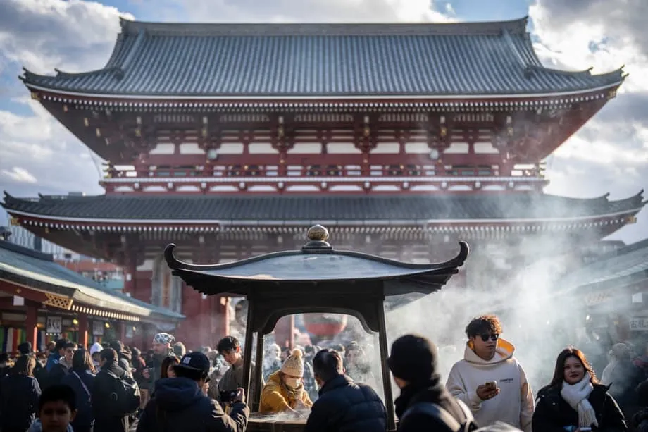 Ketegangan Diplomatik Memukul Pariwisata, Kunjungan Turis China ke Jepang Turun Hampir 50%