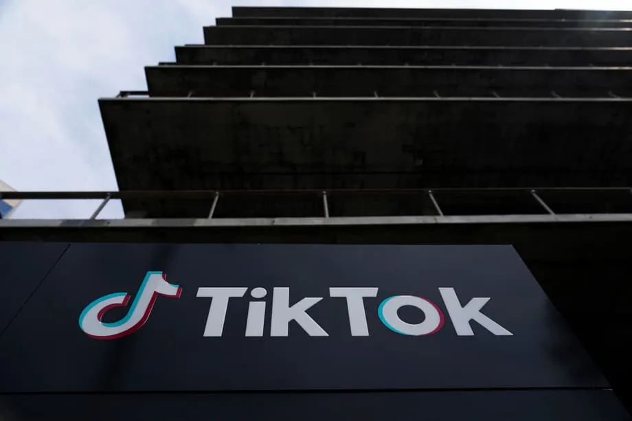 Mimpi Amerika TikTok Berubah Menjadi Mimpi Buruk: Gangguan, Klaim Sensor, dan Eksodus Pengguna Warnai Pekan Pertama yang Kacau di Bawah Kepemilikan AS