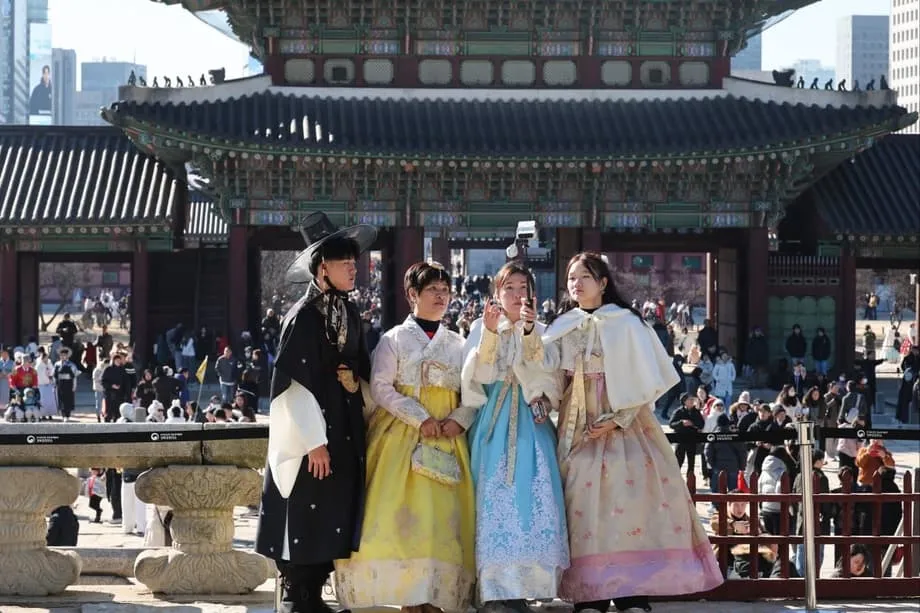 Seoul Diuntungkan oleh Kemerosotan Tokyo: Bagaimana Wisatawan Tahun Baru Imlek Mengubah Peta Pariwisata Asia