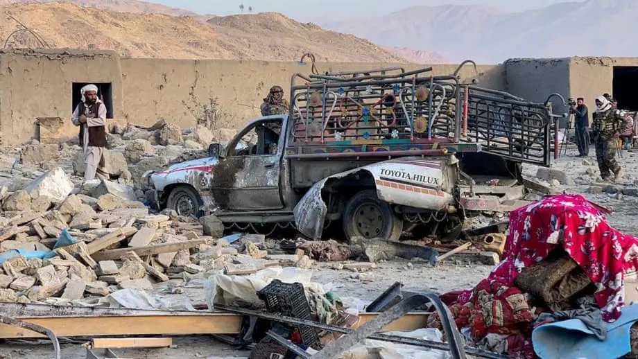Pakistan Nyatakan 'Perang Terbuka' terhadap Afghanistan saat Serangan Udara Mengguncang Kabul