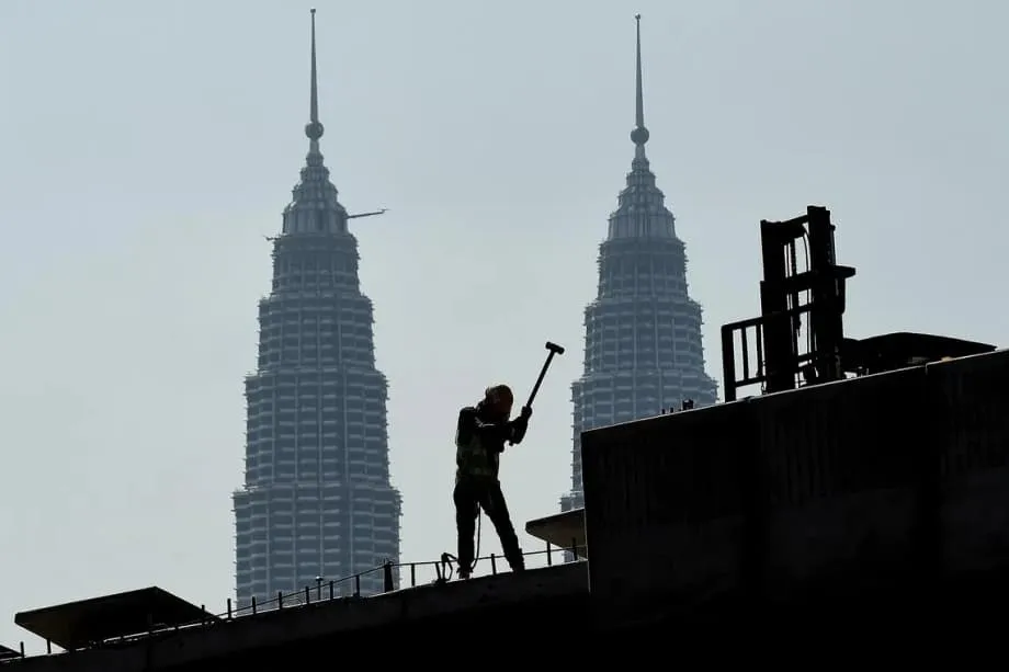 Malaysia Pertimbangkan Sistem Baru Pekerja Migran yang Kontroversial di Tengah Tuduhan Korupsi