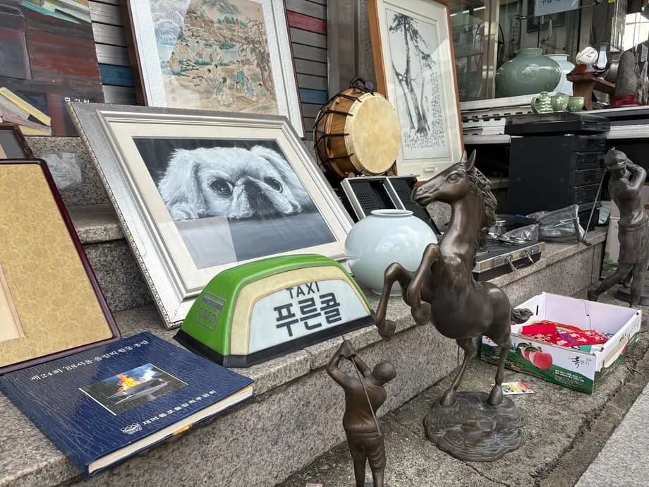 Pasar Jalanan Minggu di Seoul: Berburu Harta Karun di Tengah Kekacauan dan Sejarah Sepanjang 3,5 Mil