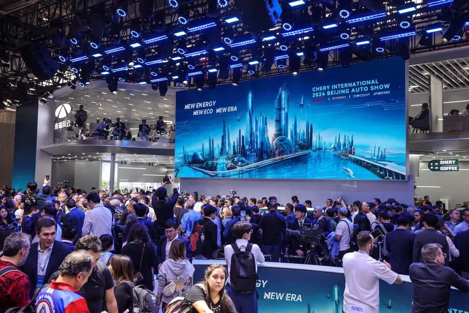 Alibaba Hadirkan AI Qwen di Berbagai Produsen Mobil Besar, Ubah Mobil China Menjadi Pusat Pintar yang Dikendalikan Suara