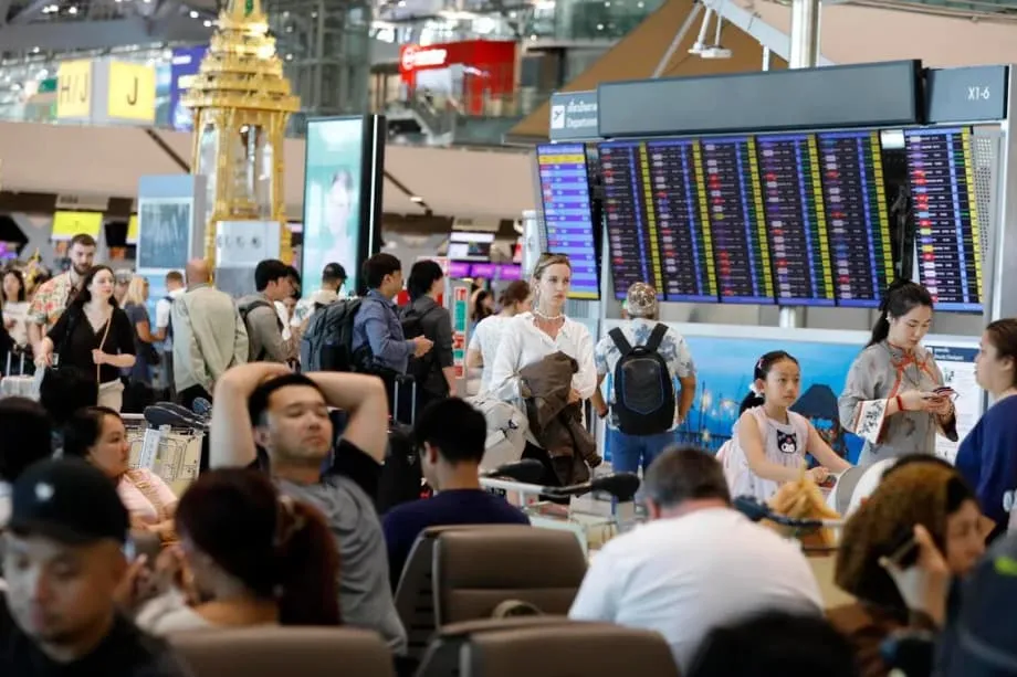 Pelancong Asia Hadapi Pemangkasan Penerbangan dan Lonjakan Tarif pada Musim Panas akibat Perang Iran yang Menghambat Pasokan Bahan Bakar Pesawat Global