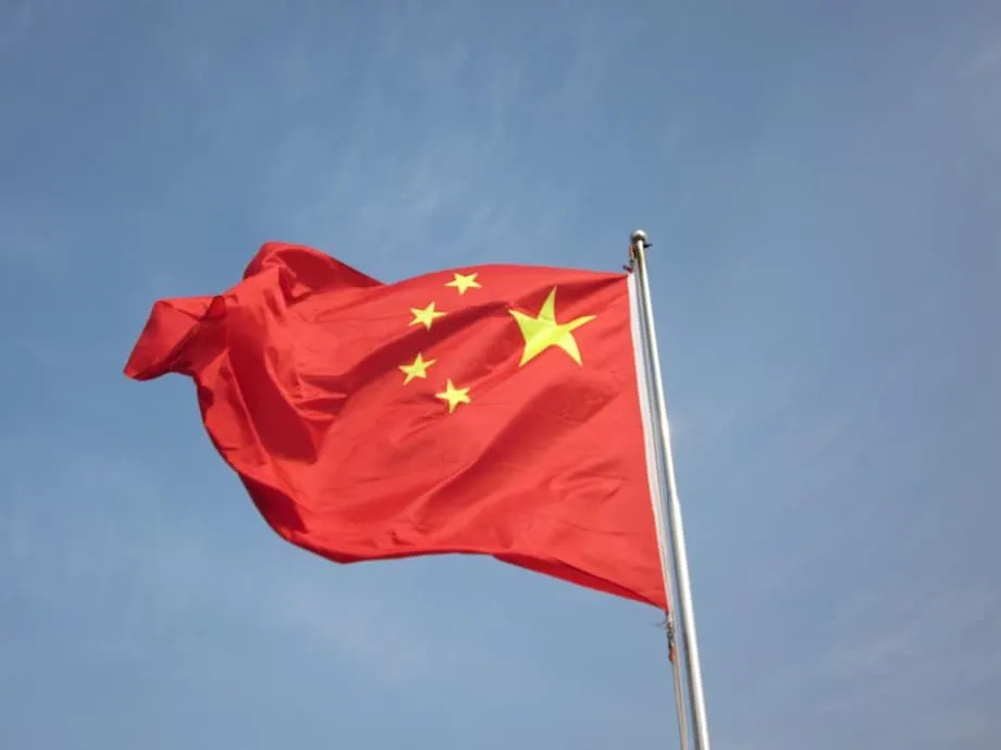 Pengadilan China Menarik Garis Hukum: Perusahaan Tidak Bisa Menjadikan AI Alasan untuk Memecat Pekerja