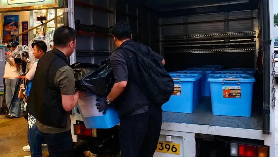Toko Buku Independen Hong Kong Kembali Digerebek Polisi untuk Ketiga Kalinya dalam Empat Bulan; Lima Orang Ditangkap atas Publikasi yang Dianggap “Menghasut”
