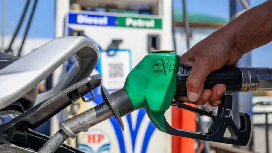 Penerapan Bensin E20 di India Mempertentangkan Ketahanan Energi dengan Biaya yang Ditanggung Pengendara