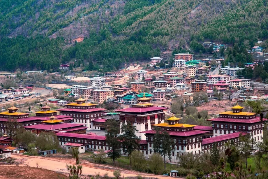 Thimphu Kembali Memilih Wali Kota Petahana, Partisipasi Terendah Menyoroti Hambatan Pemilu di Bhutan