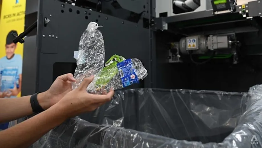 Tujuan Sebenarnya di Balik Deposit Minuman 10 Sen di Singapura