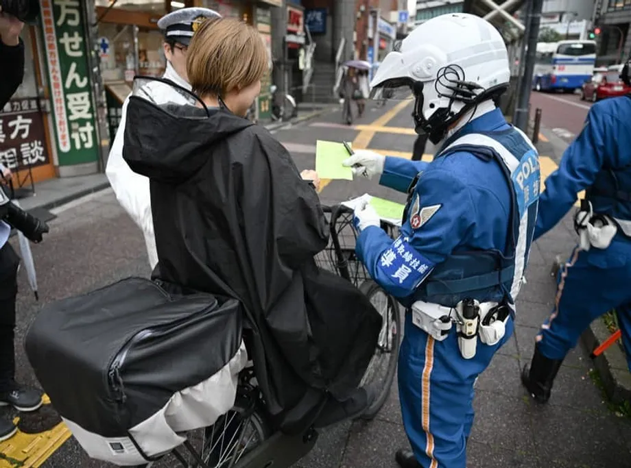 Jepang Terbelah soal Denda Tiket Biru Baru bagi Pesepeda, Penindakan Meningkat dan Penipuan Marak