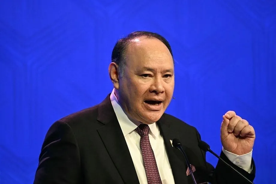 Philippine Military Backs China Communications Freeze as Palace Keeps Diplomatic Ties Open