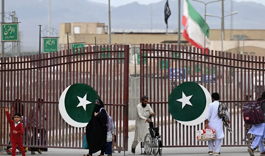 Pakistan Suspends Iran Border Trade, Stranding Cargo and Raising LPG Supply Fears
