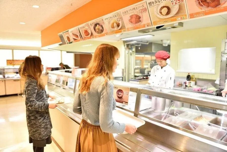 Lonjakan Harga Pangan Memaksa Kafetaria Universitas di Kyoto Menaikkan Harga